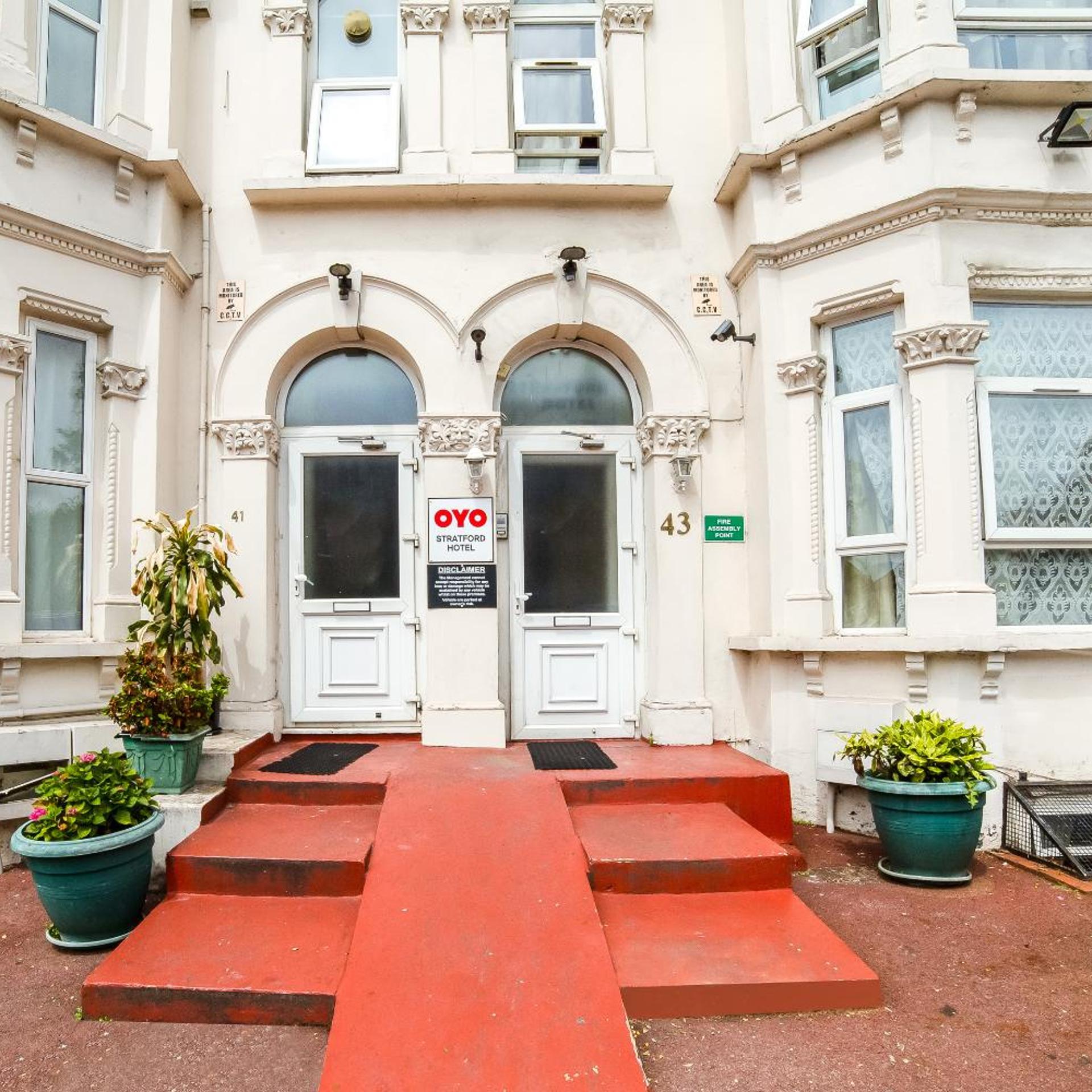 Oyo Stratford Hotel 40/58
