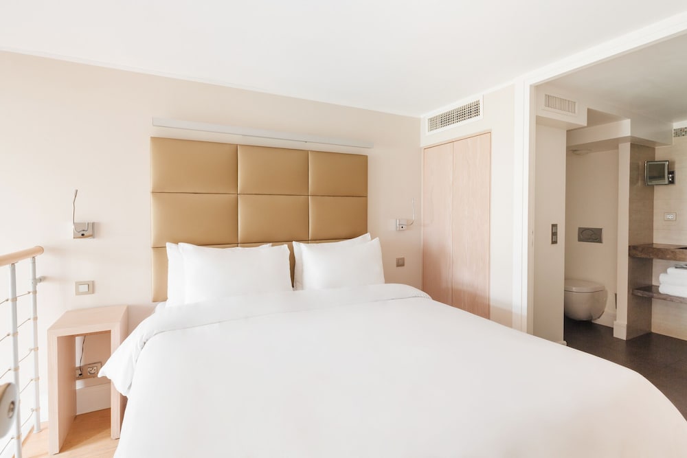 L Edmond Hotel Parc Monceau 26/67