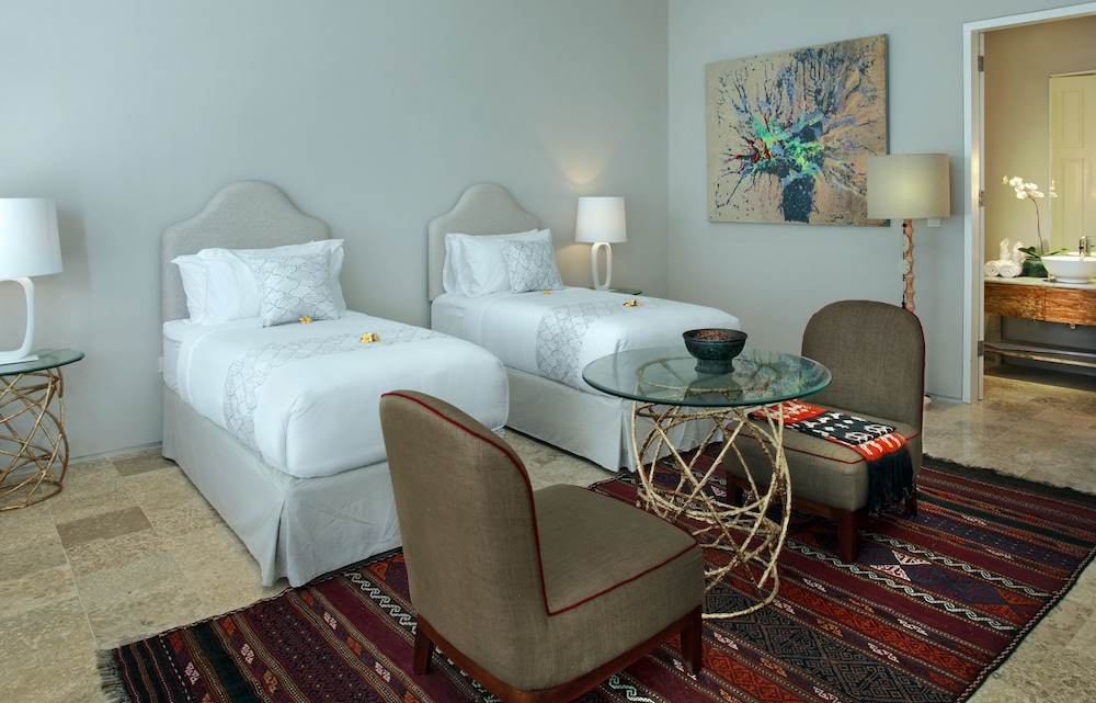 Room & Vespa 4 13/35