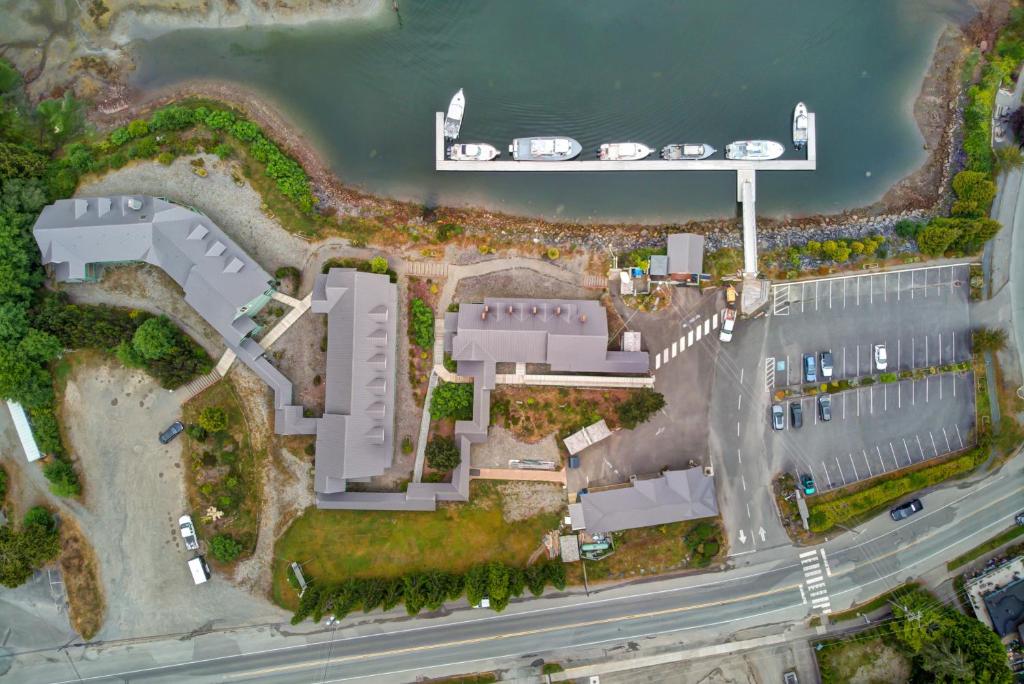 Canadian Princess Lodge 29/35
