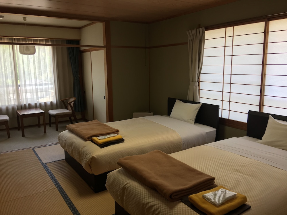Hirayunomori Annex 12/28