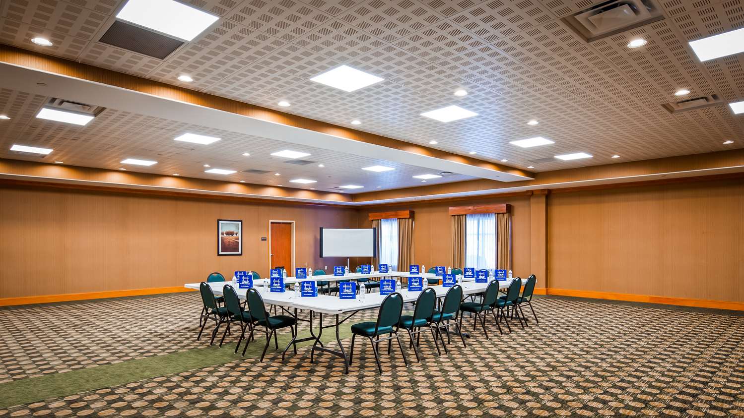Best Western Plus Rose City Conference Center Inn 18/22