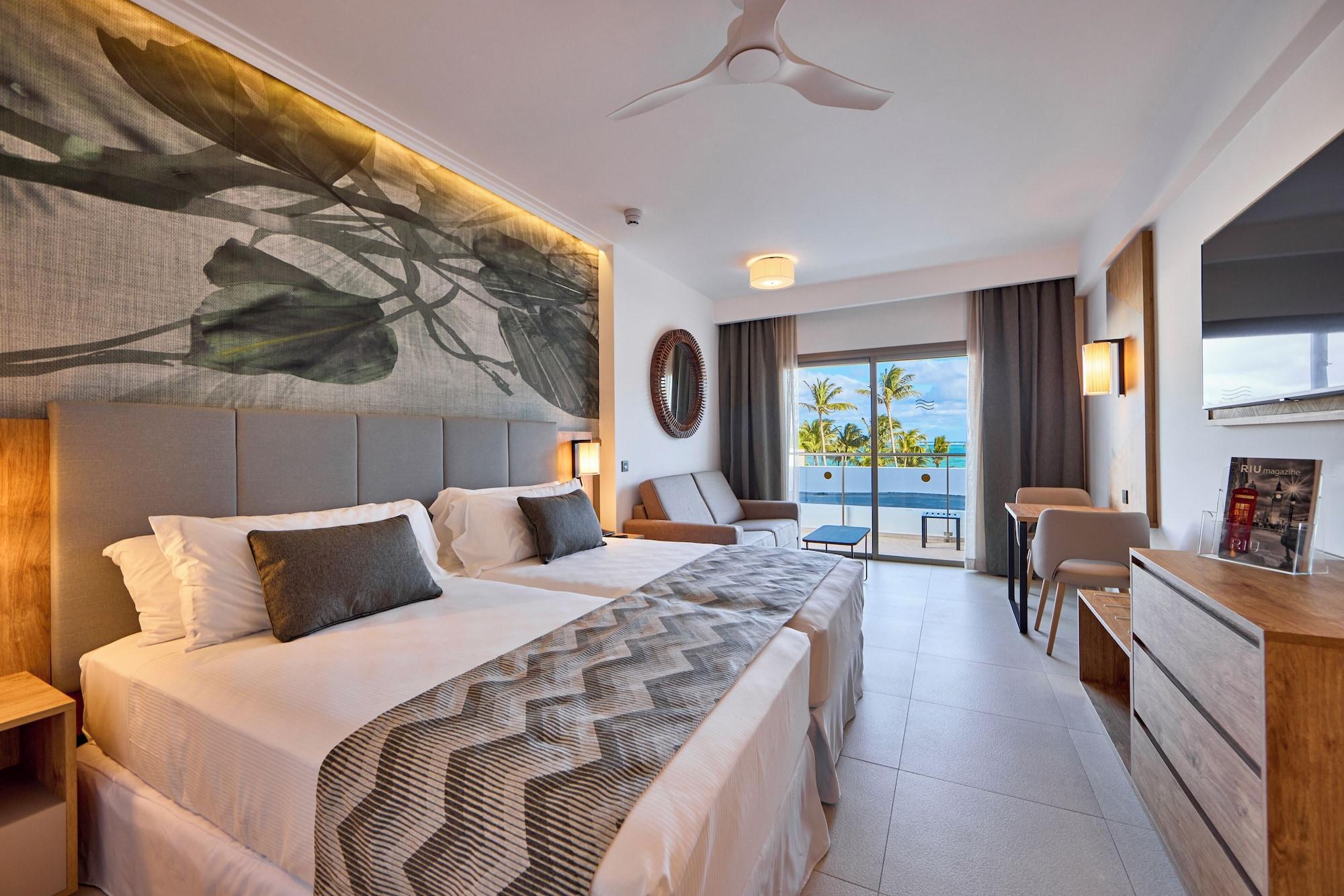 Junior Suite, Partial Sea View