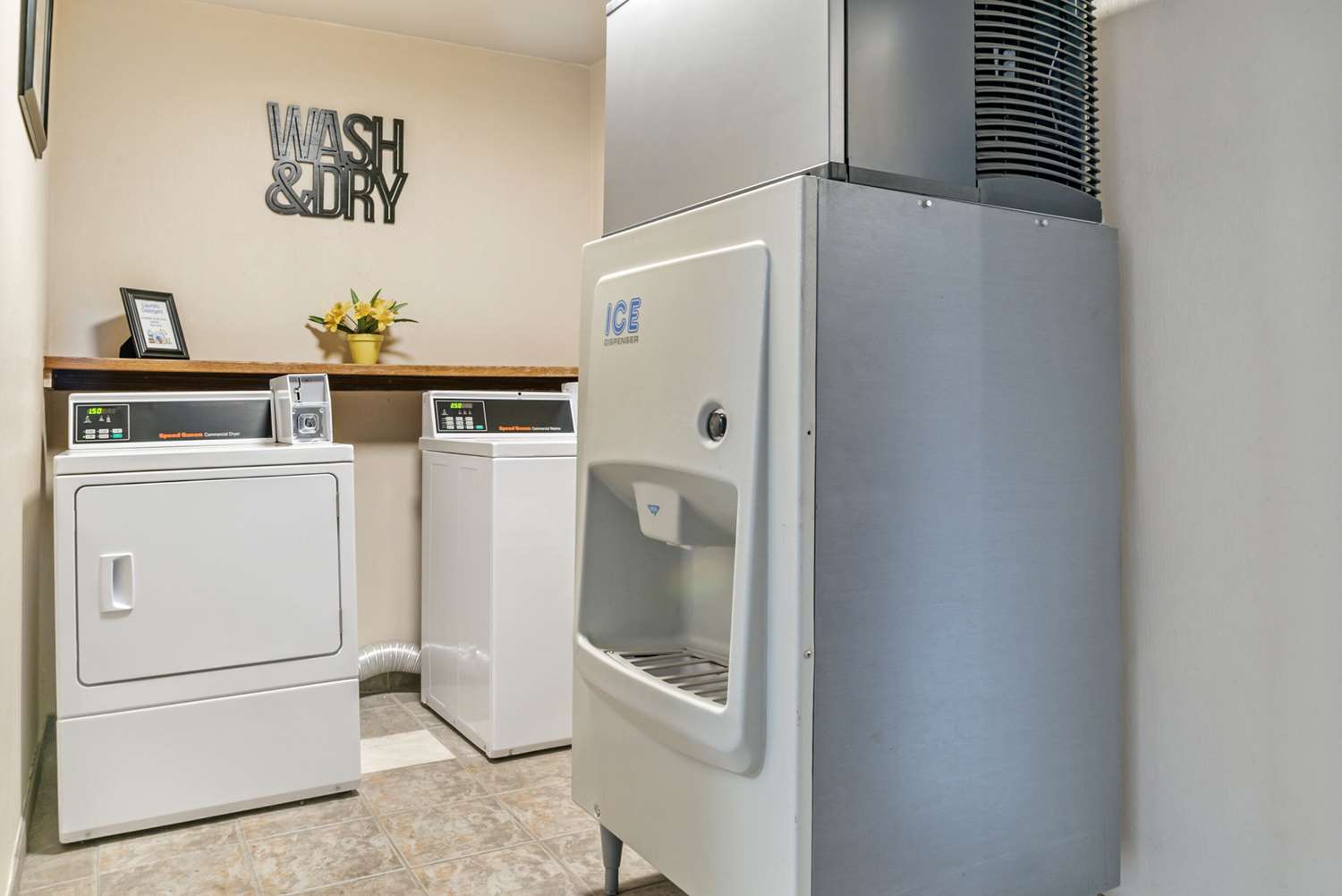 Quality Inn Saint Ignace I-75 1/13