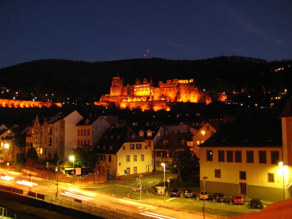 Neu Heidelberg Guesthouse Apartments 2/50