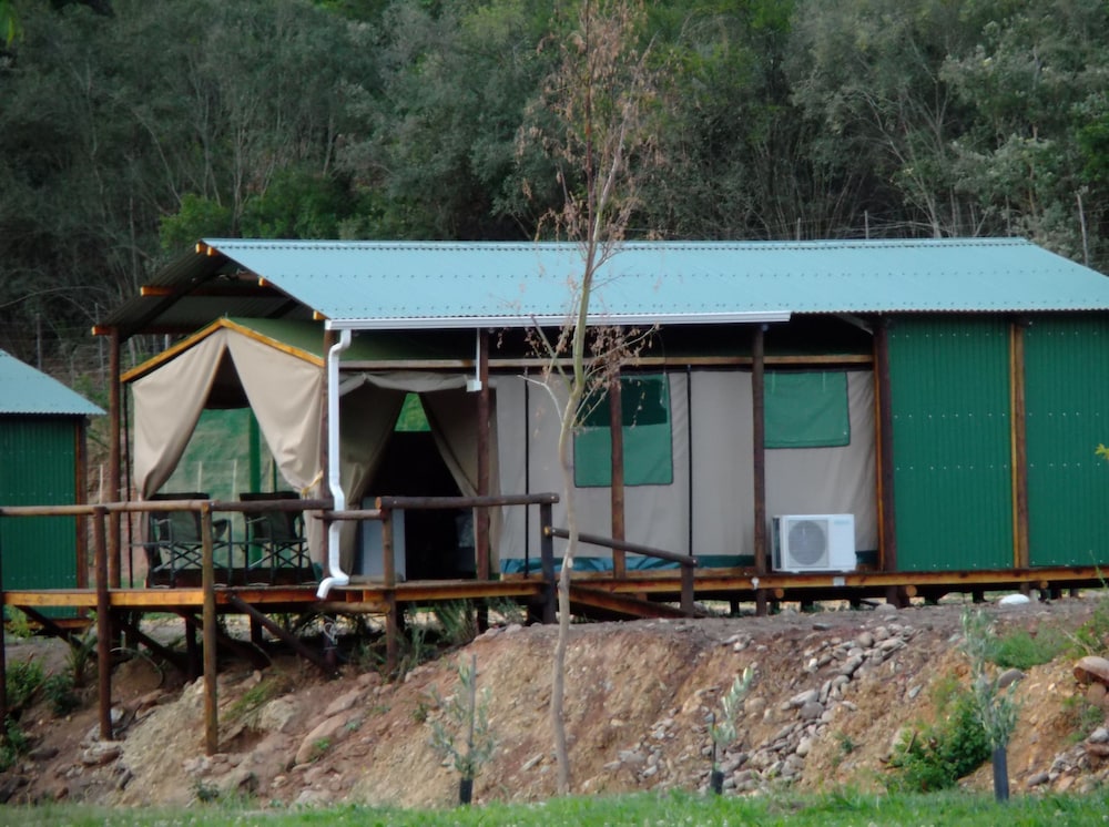 Old Mill Lodge Working Ostrich Farm Restaurant 3/40