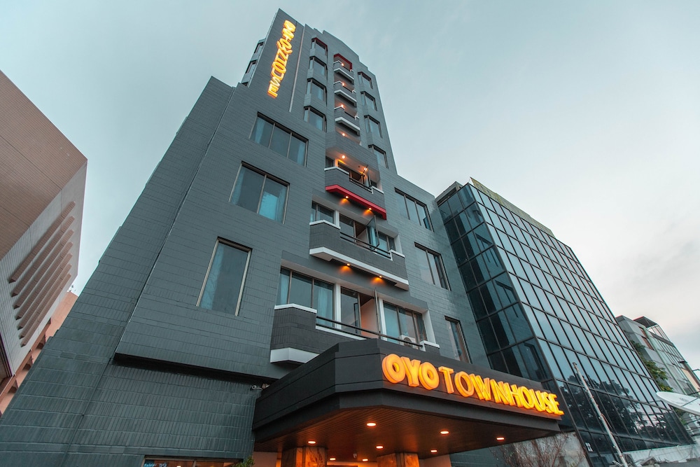 Super OYO Townhouse 1 Hotel Salemba 3/38