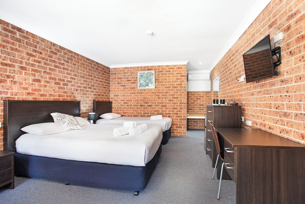 DELUXE, TWIN BEDS