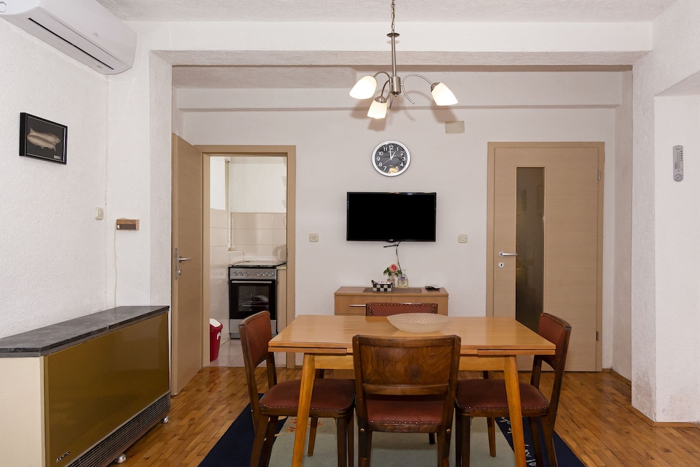 Bogdanovski Studios & Guest Rooms 27/47