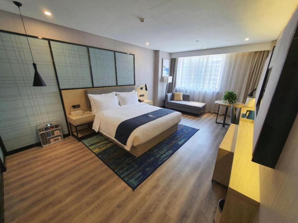 Echarm Hotel Yingshang Wuzhou Wanhui Square 20/50