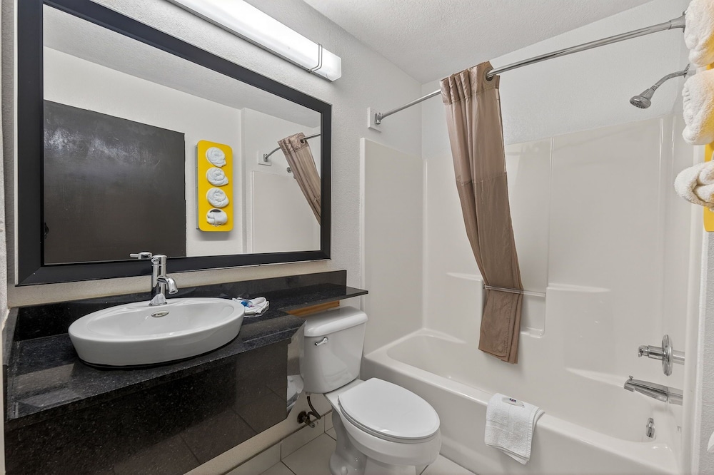 Motel6 Gastonia, NC 57/61