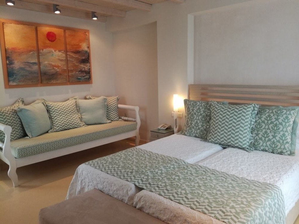 Iria Beach art hotel 20/69