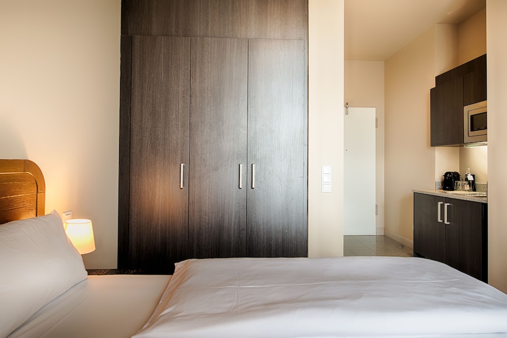 Mondrian Suites Berlin Checkpoint Charlie 15/80
