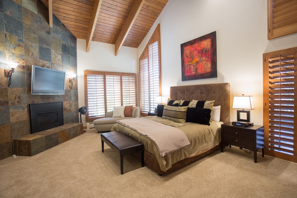 Deer Valley's Signature Collection 23/74