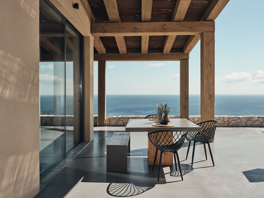 Vais Luxury Villas 32/55