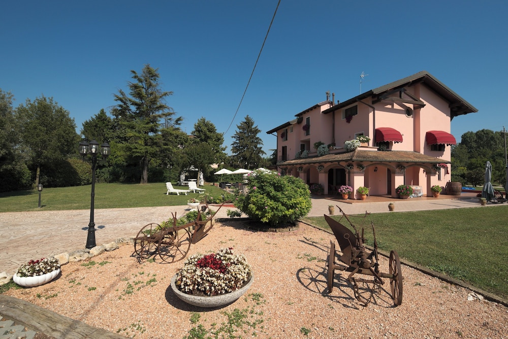 Villa ai Tigli 41/50