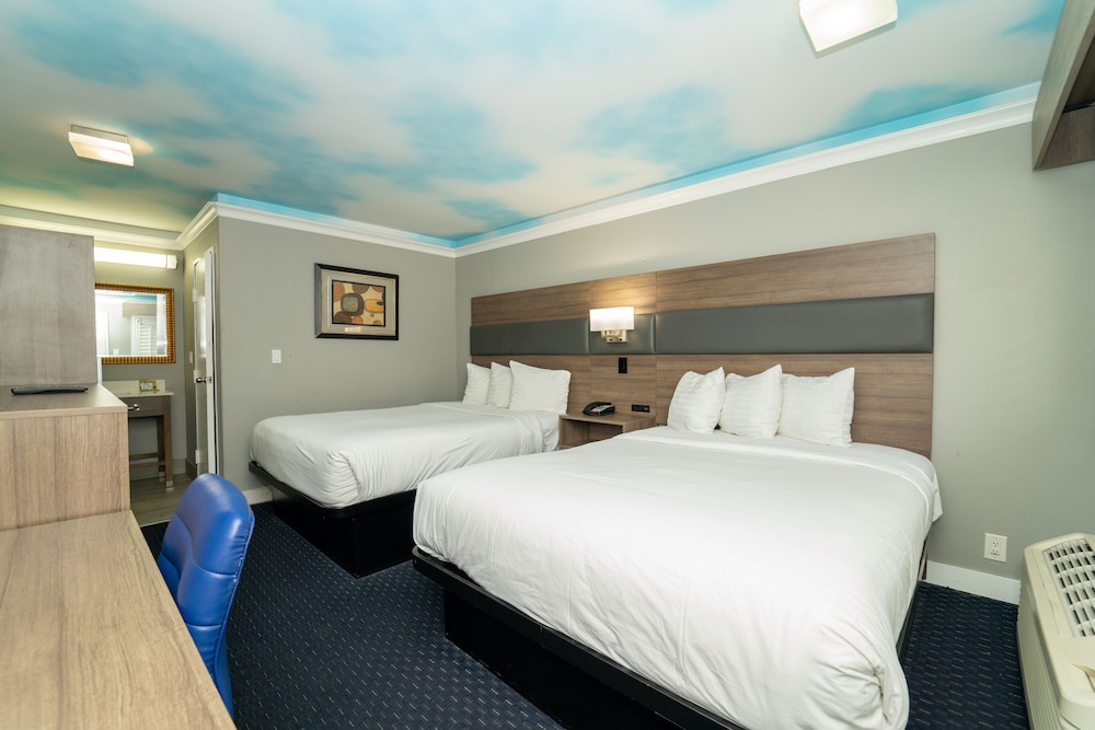 Hollywood Palms Inns & Suites 29/56
