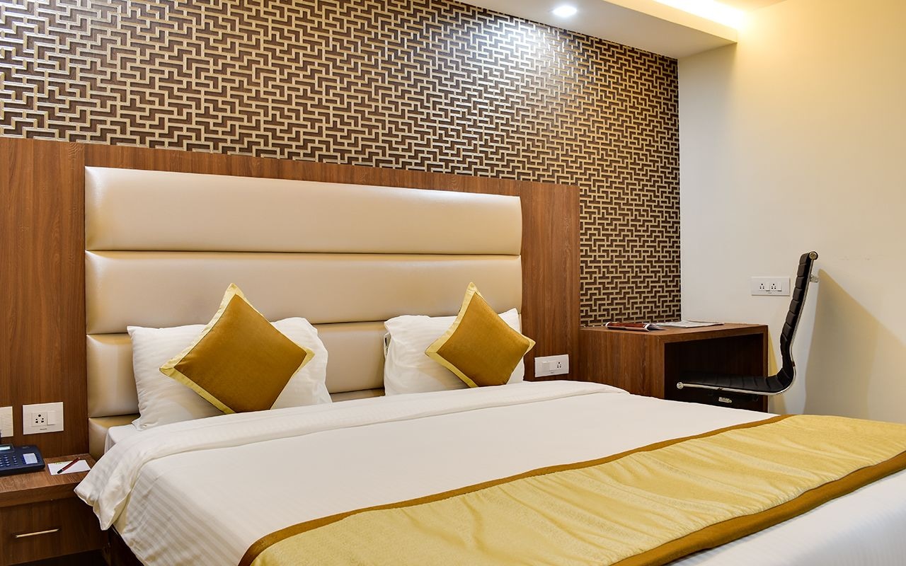 DELUXE, QUEEN BED, CITY VIEW, ACCESSIBLE