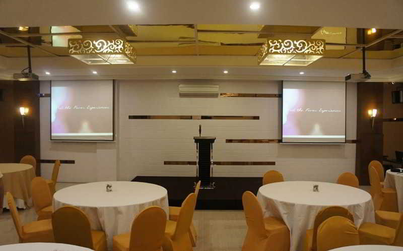 Favor Hotel Makassar City Center By LIFE 18/19
