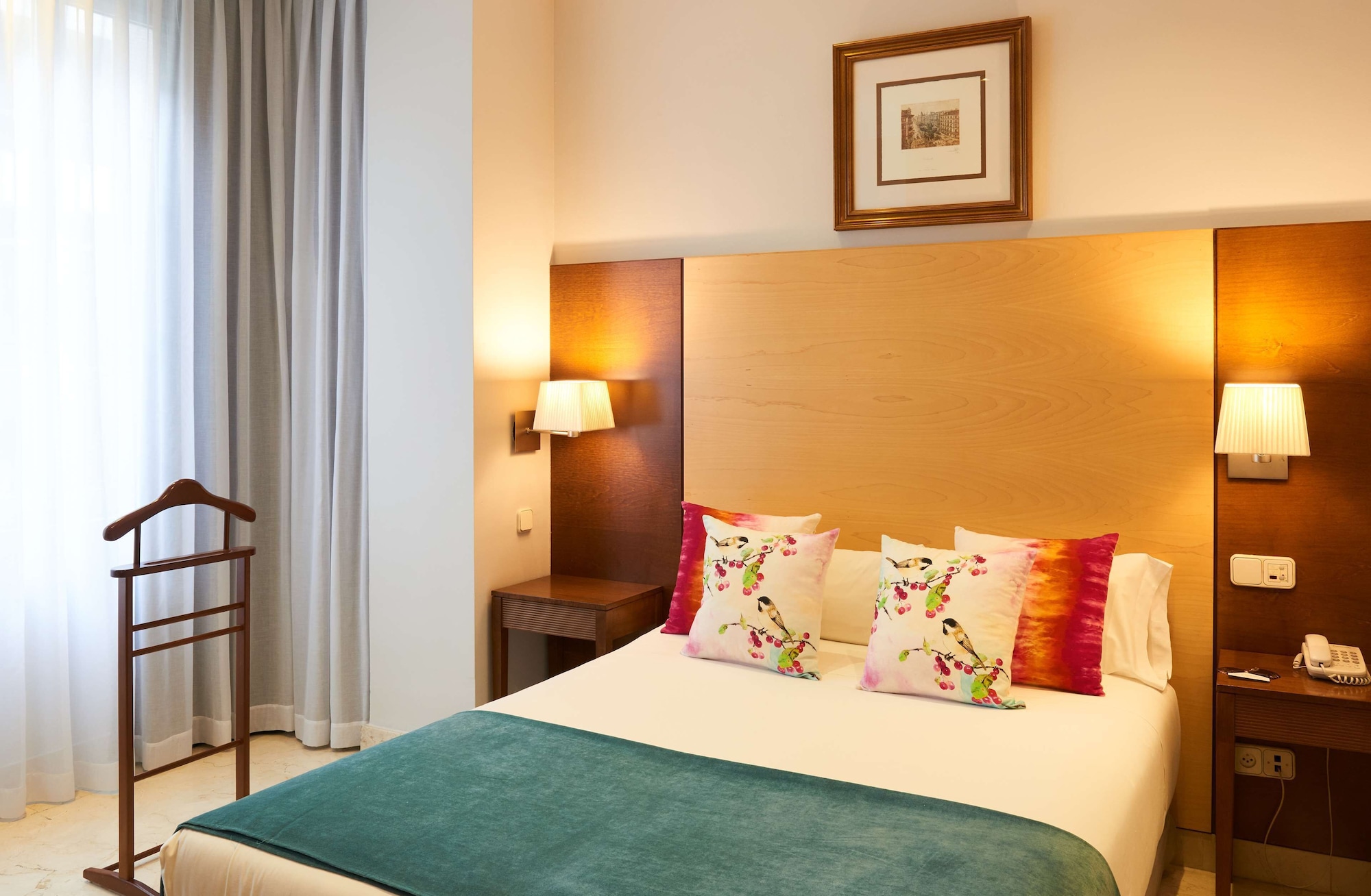 ROOM, DOUBLE BED