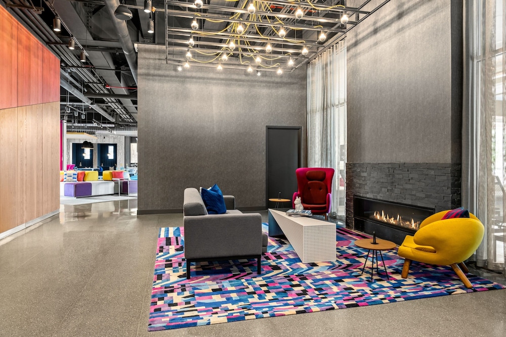 Aloft Chicago Schaumburg 27/32