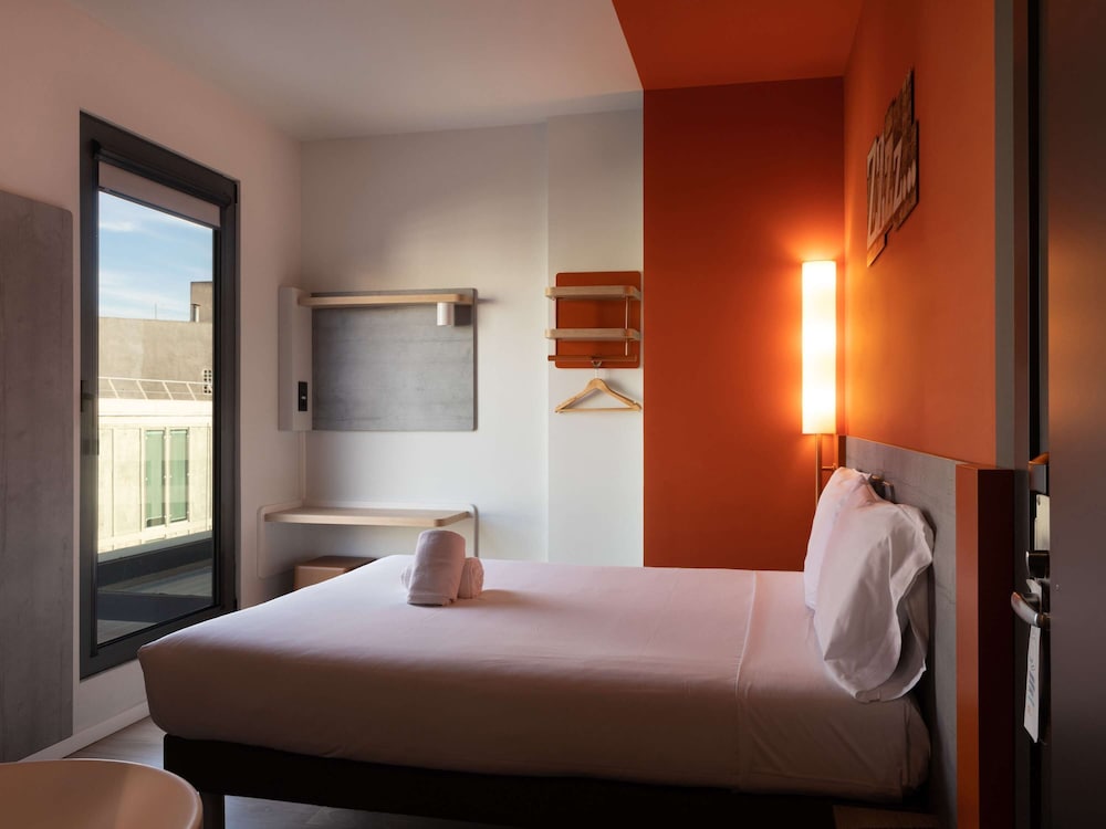 STANDARD, SINGLE BED