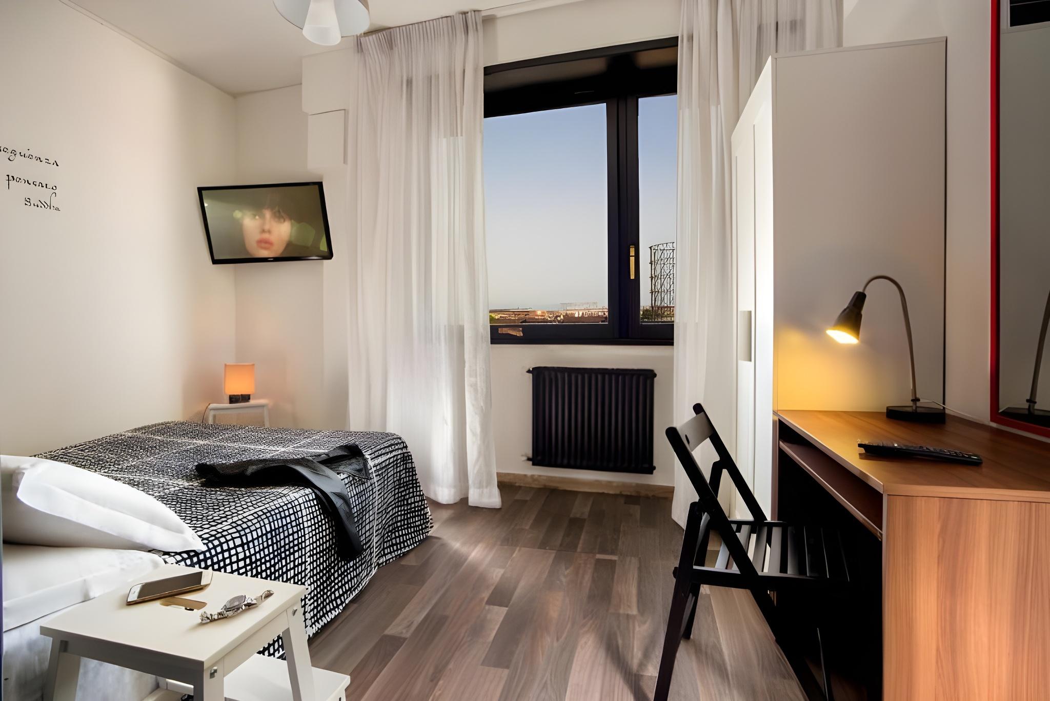 Room, Shared Bathroom