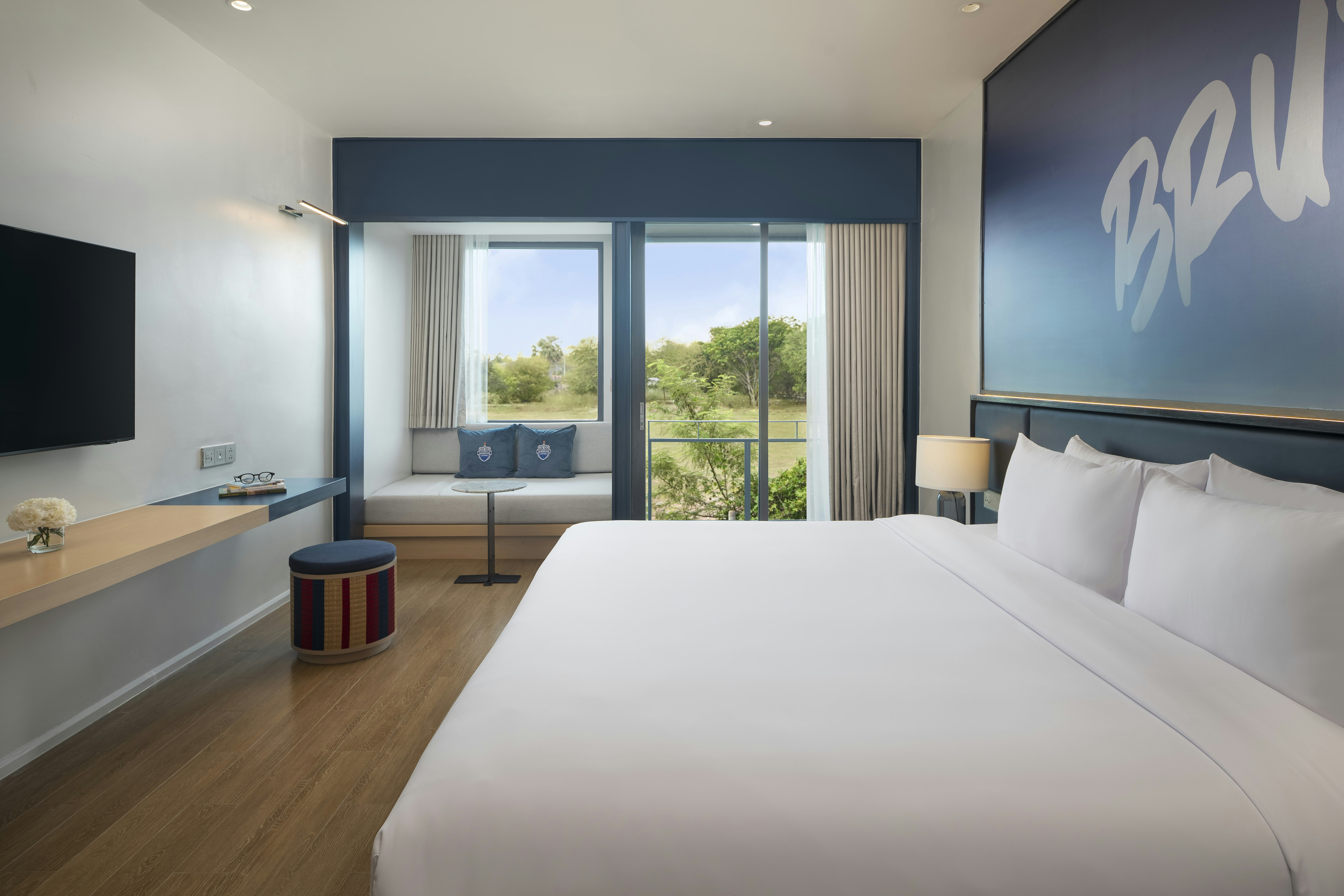 Deluxe, King Bed