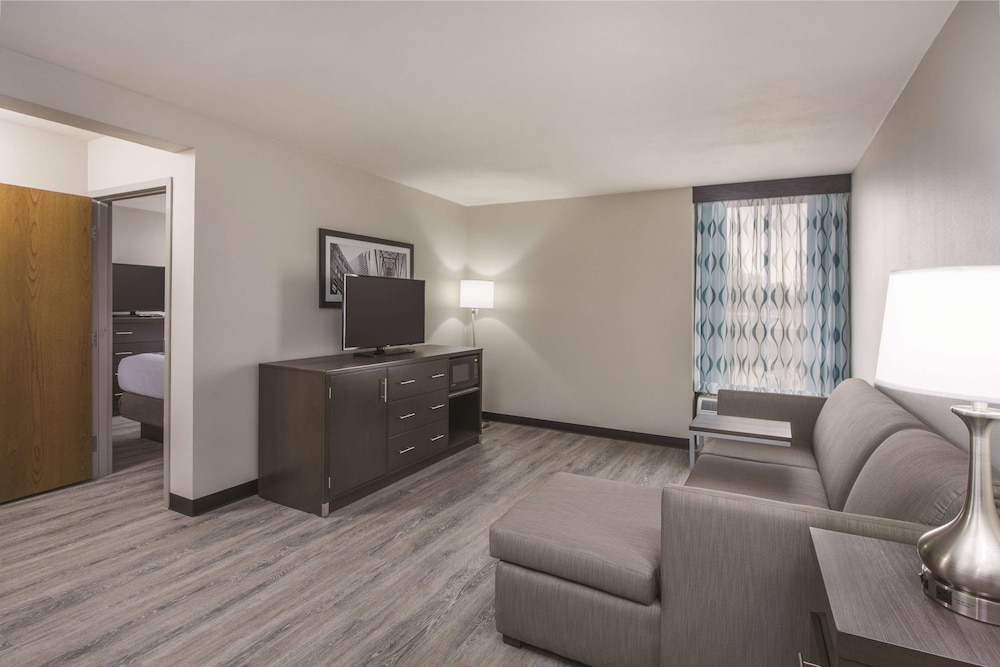 La Quinta Inn And Suites By Wyndham Festus - St. Louis South 30/42