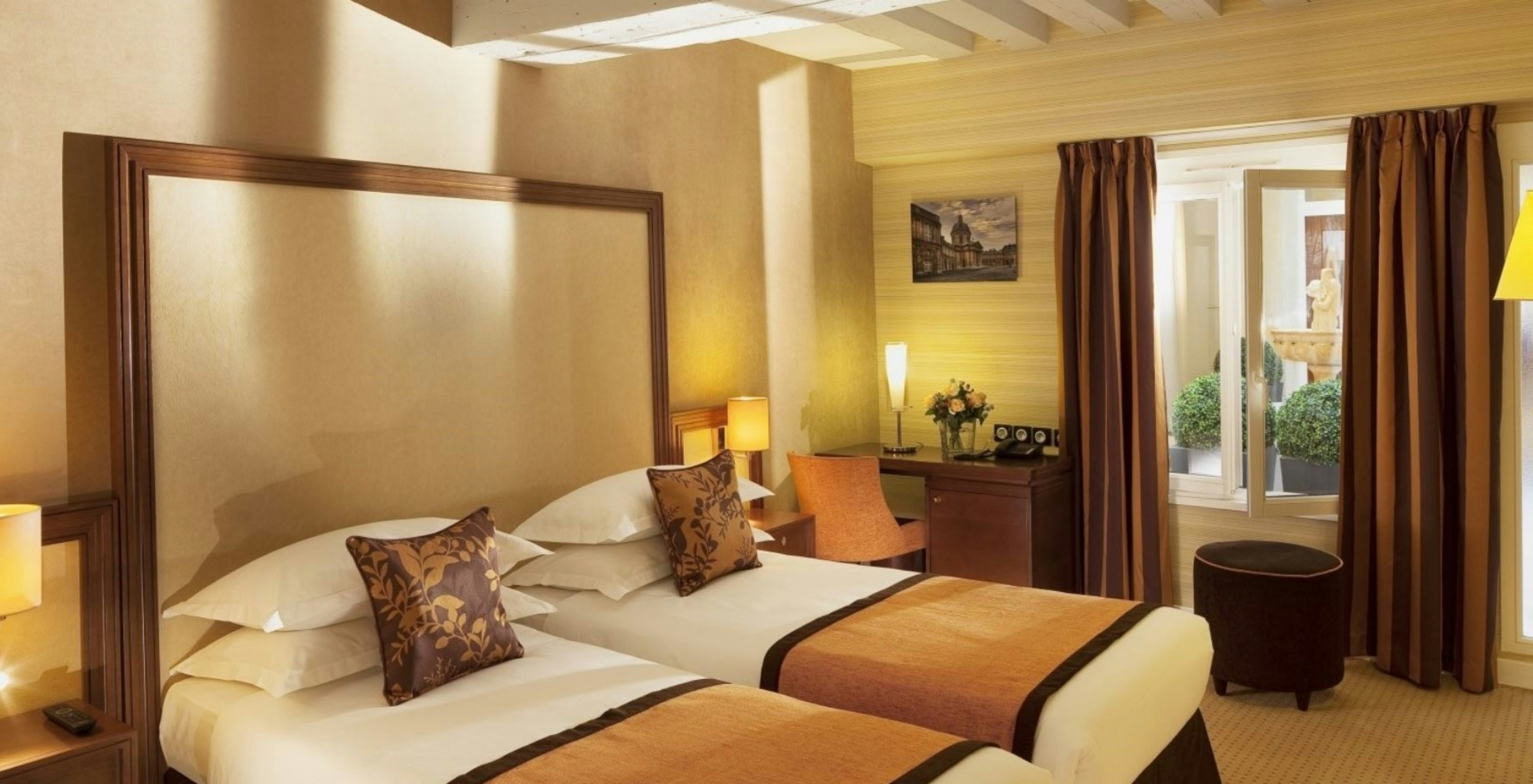 Hotel Saint Honore 6/35