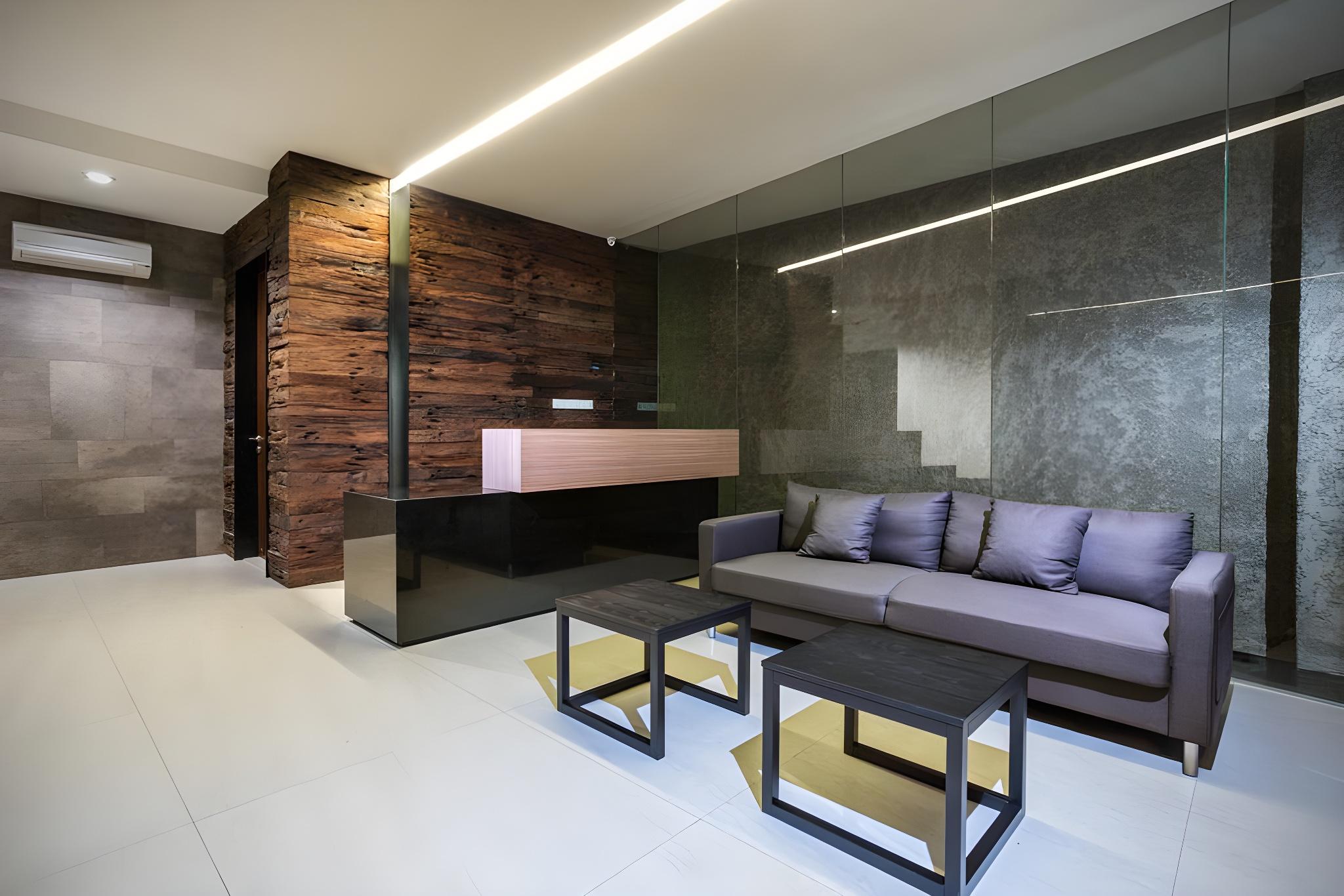 Upscale Suites 15/26