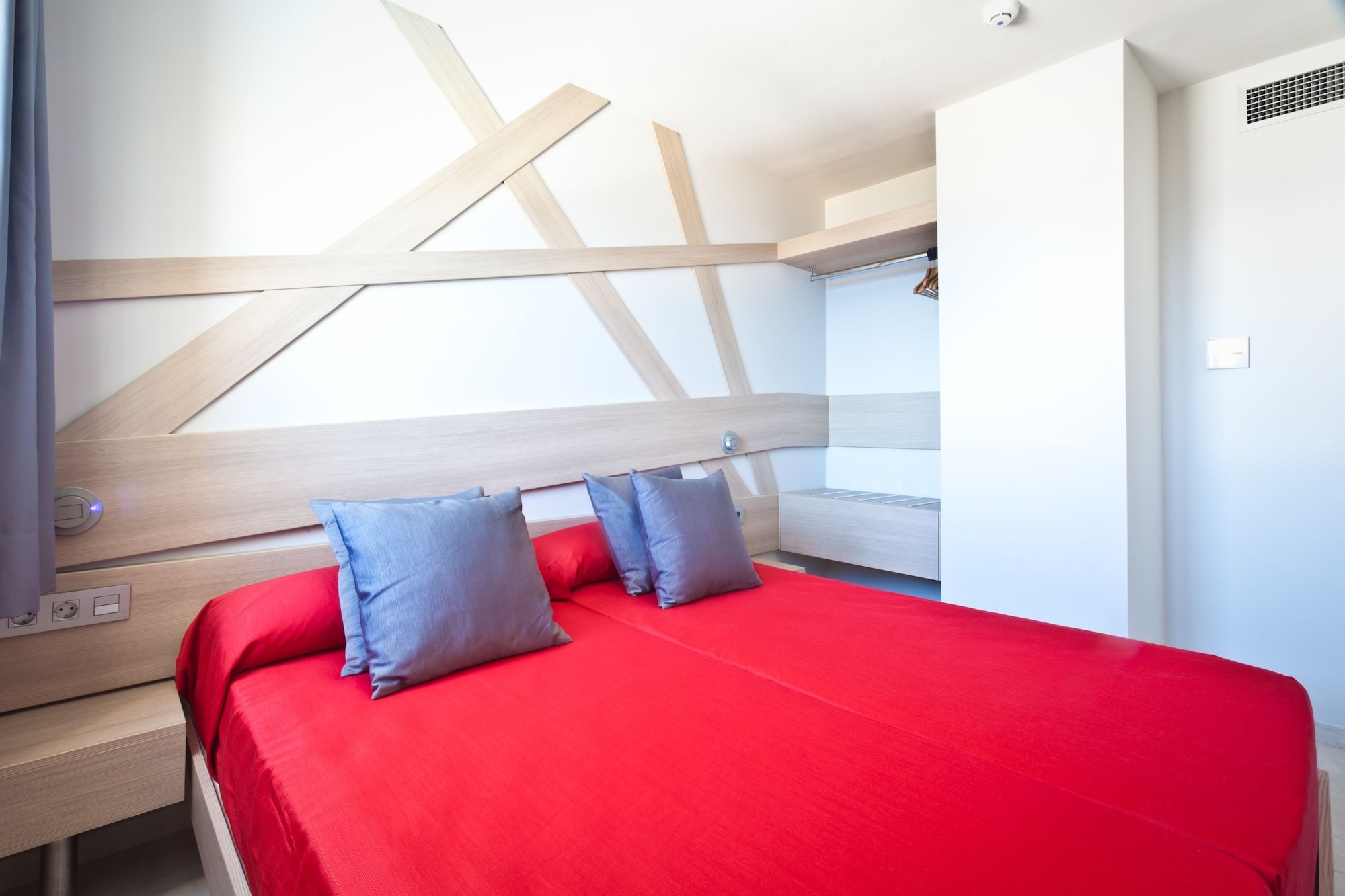 2 BEDROOMS, APARTMENT, SEA VIEW, BALCONY