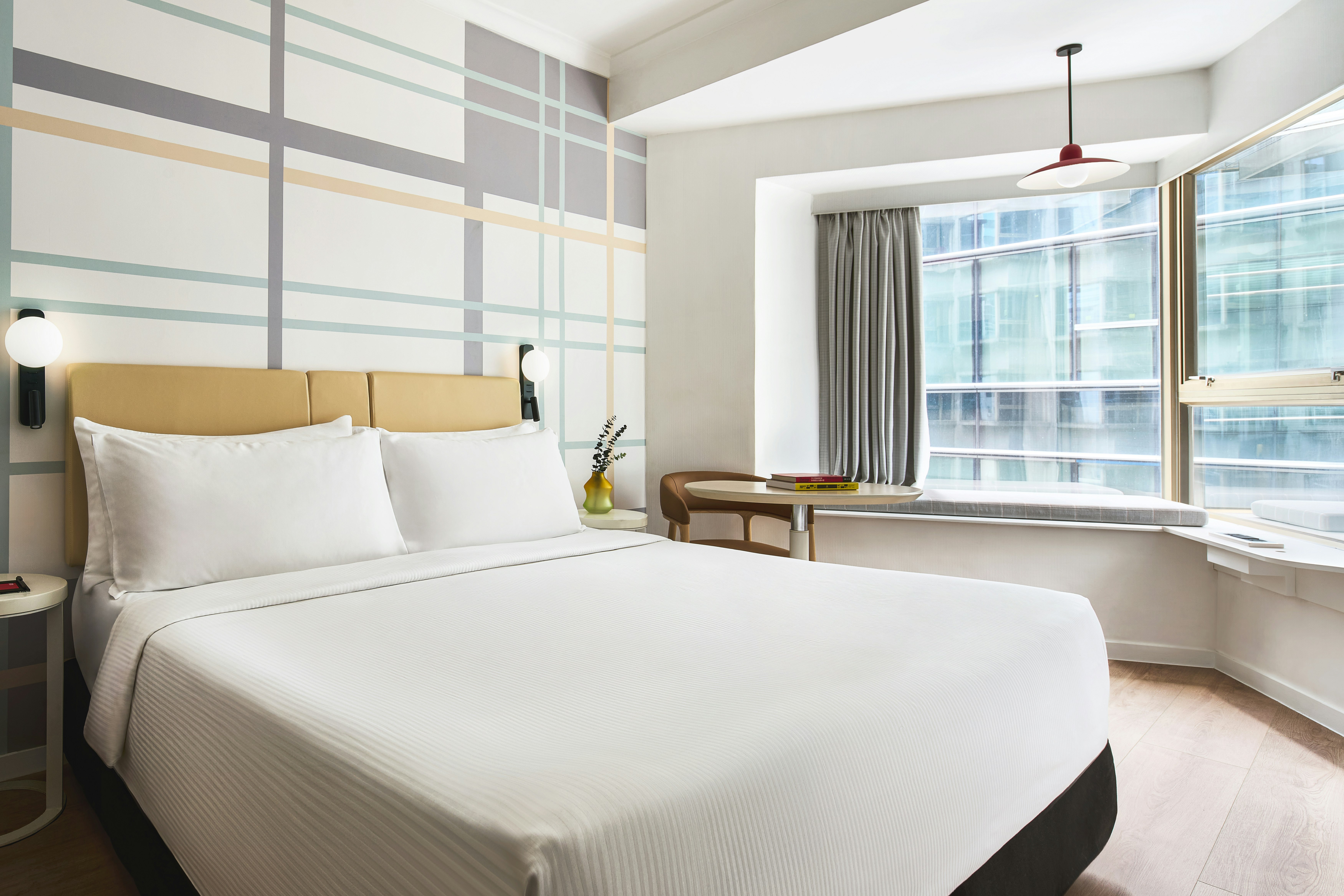 Mini, Deluxe, King Bed