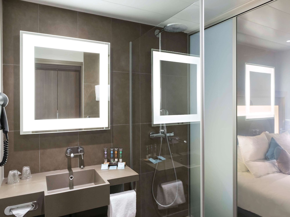 NOVOTEL CHATEAU DE VERSAILLES 17/72