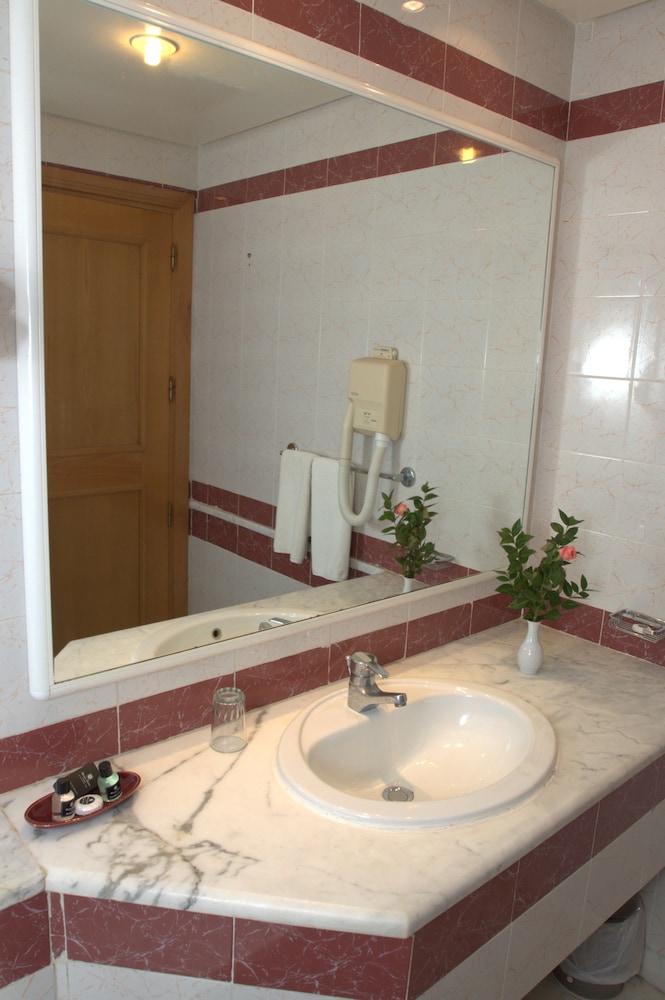 Marina Palace 16/69