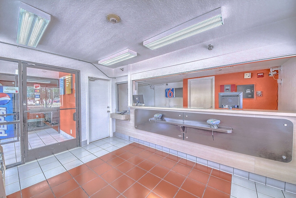 Motel6 San Antonio, TX - Six Flags Fiesta TX/La Cantera Area 44/44