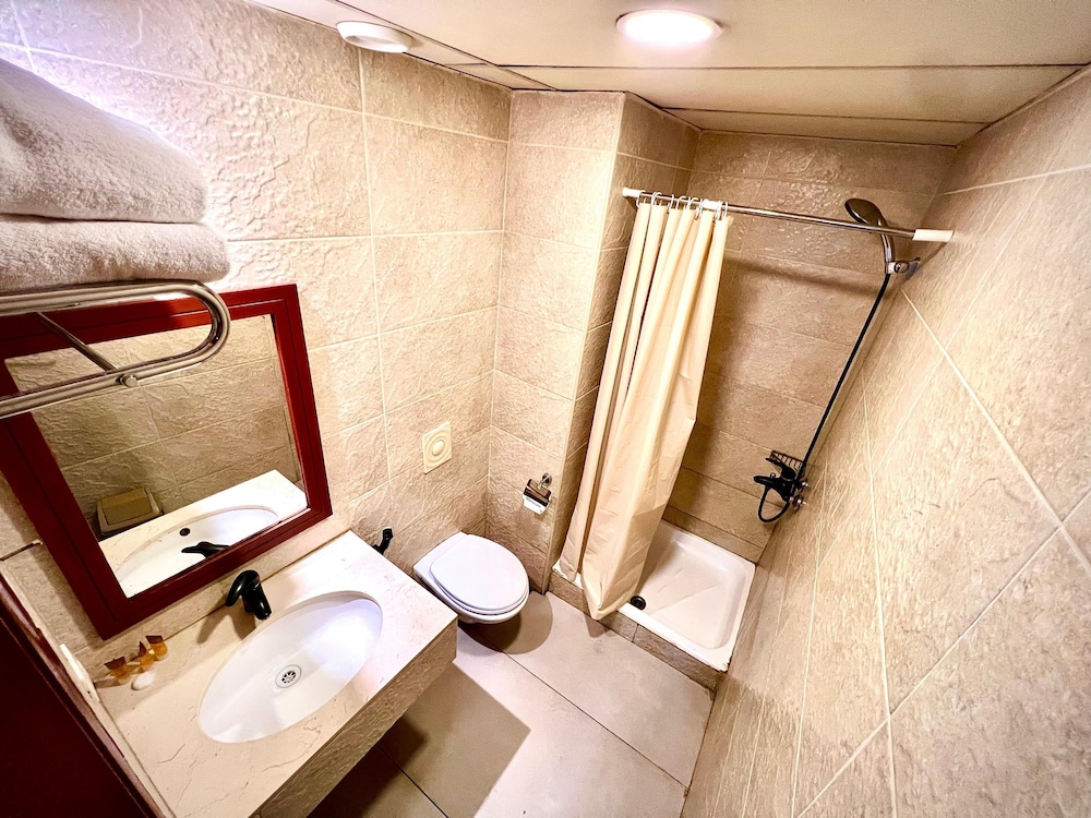 Ceasar S Park Hotel 47/50