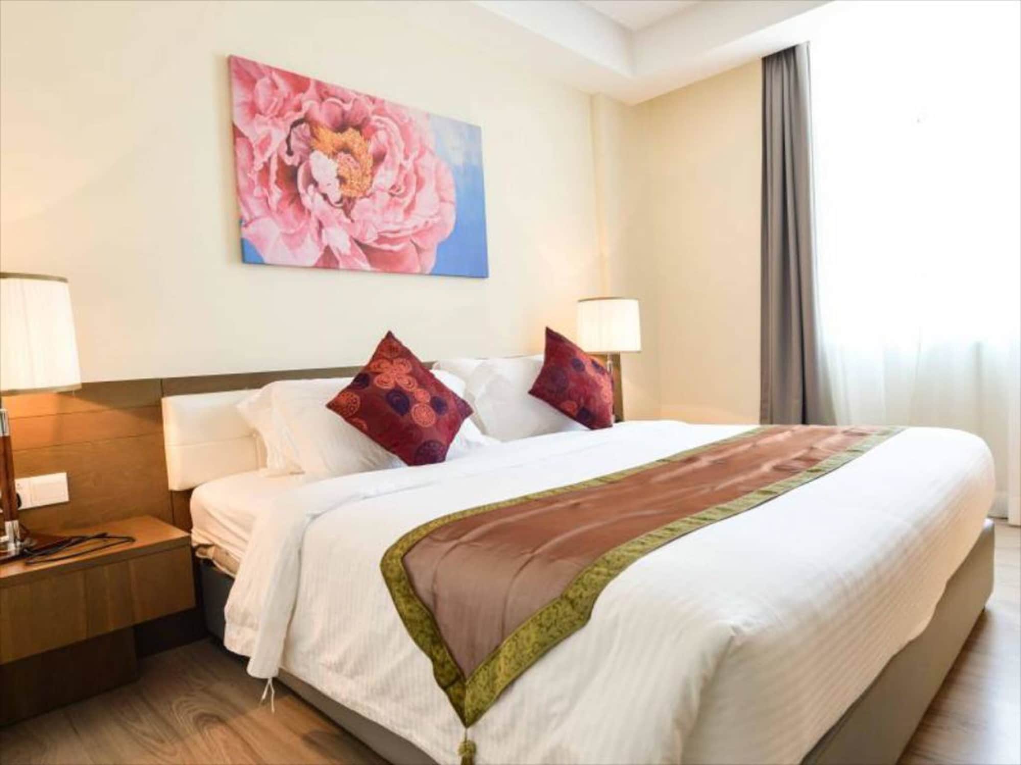 EXECUTIVE DELUXE ROOM