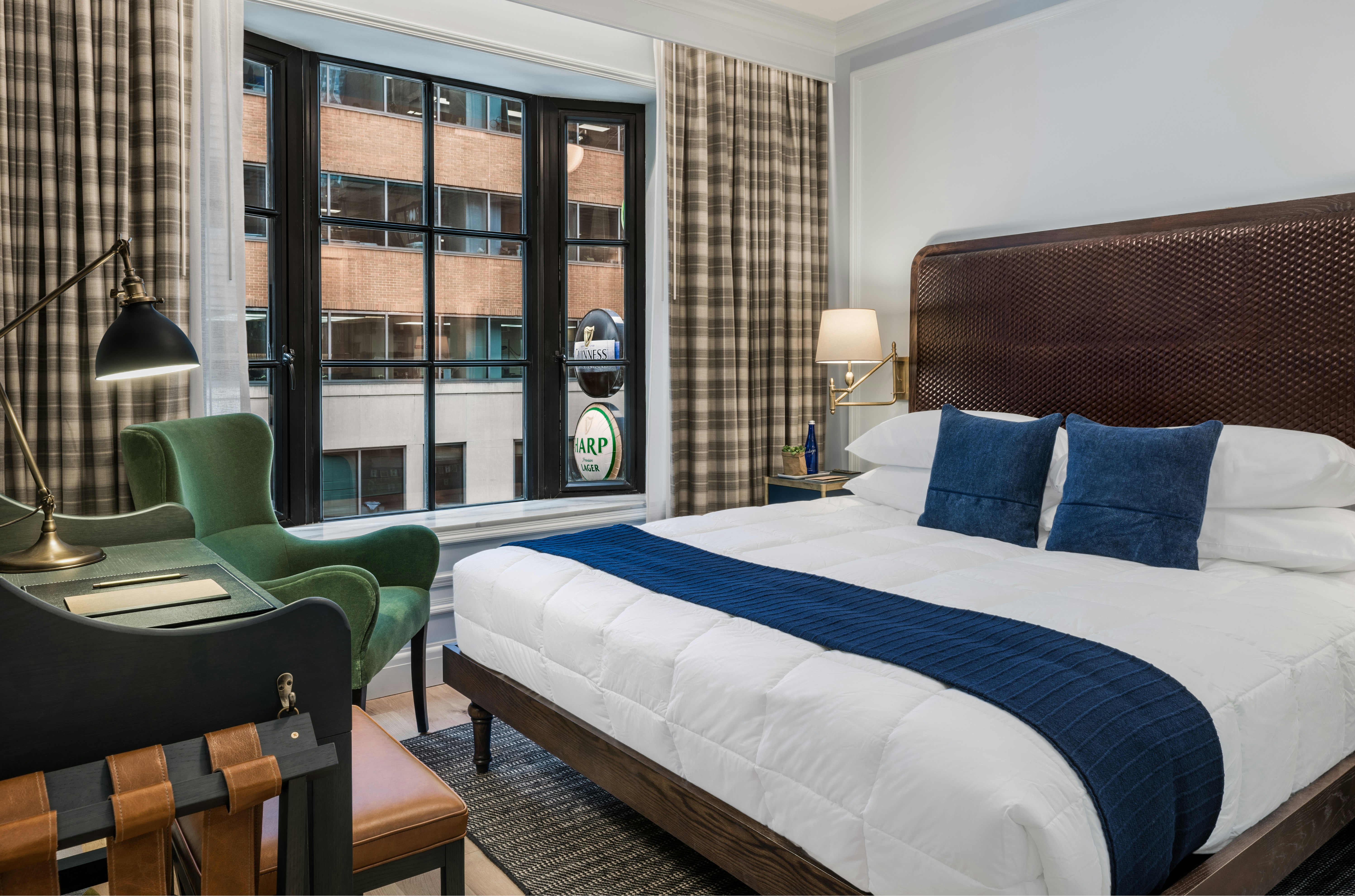 PREMIUM, KING BED
