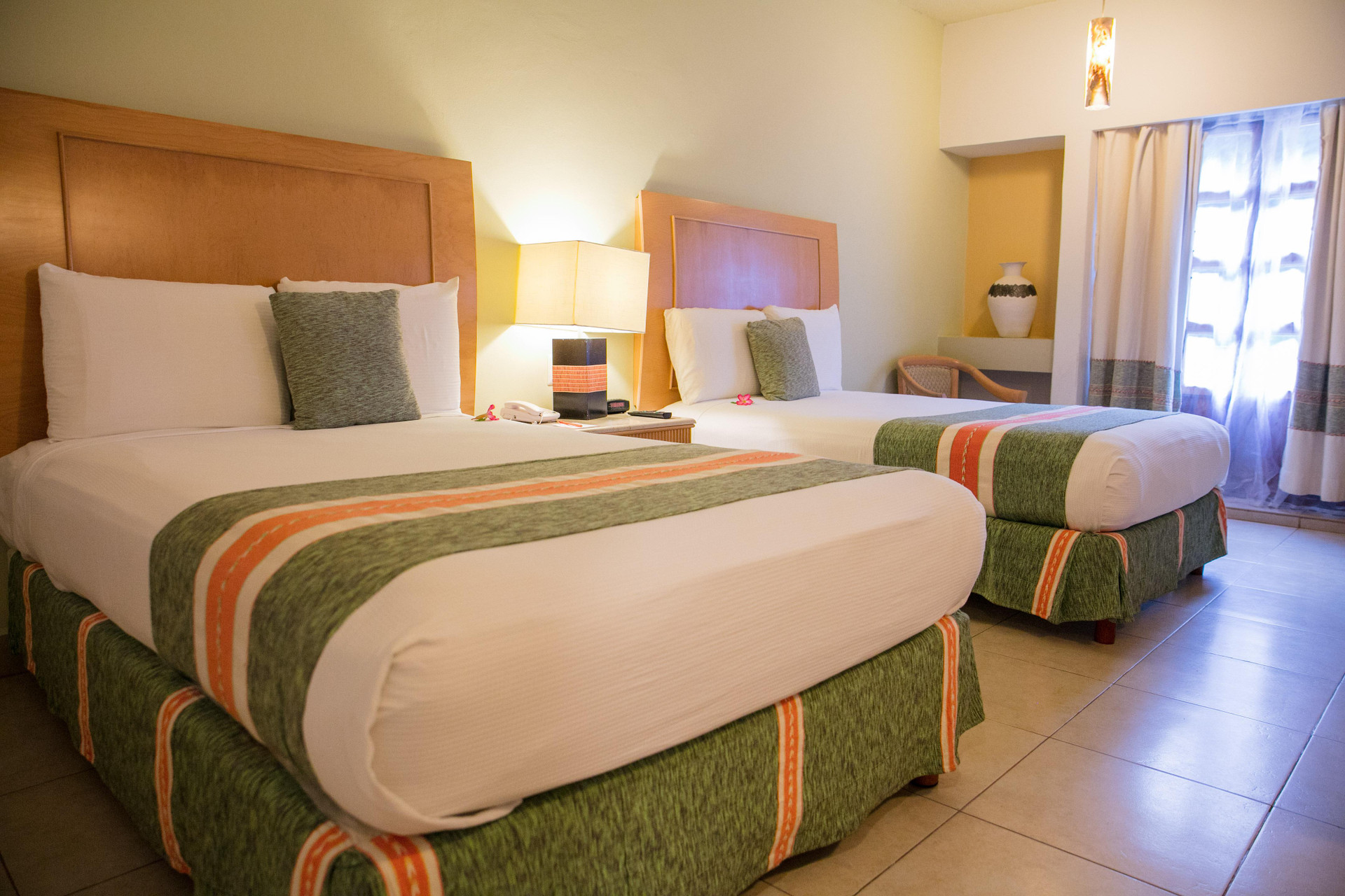 Junior Suite, Street View