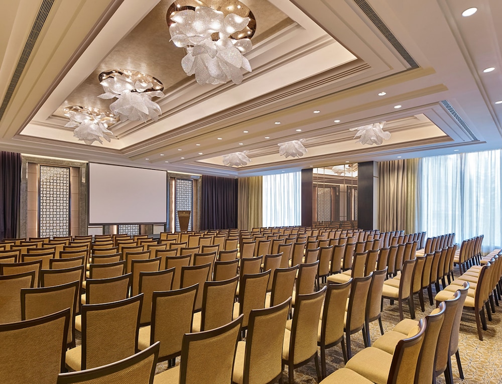 Shangri-La Hotel Bengaluru 73/82