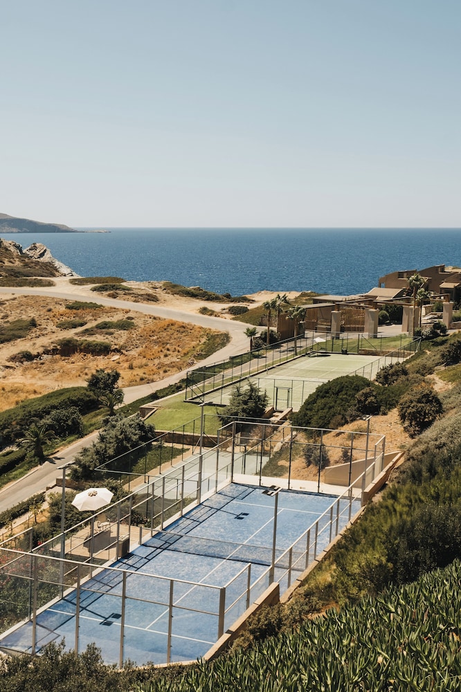 Acro Suites a Wellbeing Resort 30/50