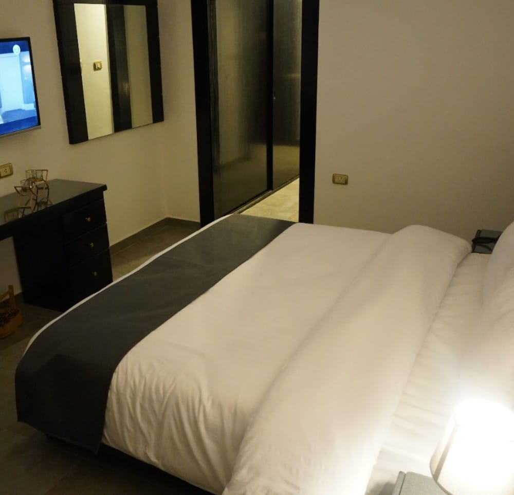 RUM HOTELS - AL WALEED 30/66
