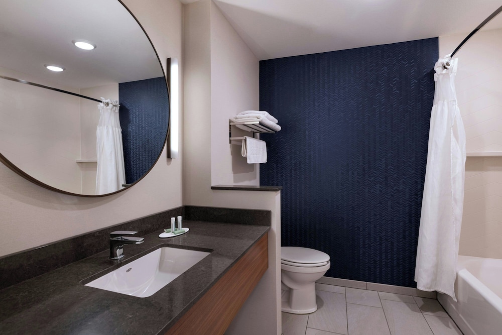 Fairfield Inn & Suites by Marriott Lincoln Crete 45/50