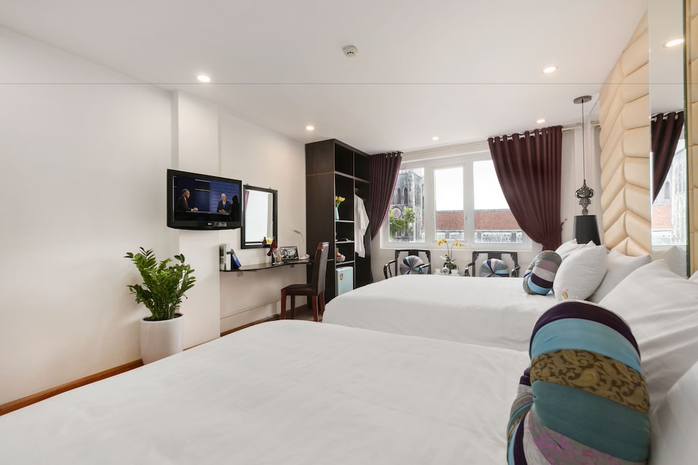 Splendid Holiday Hotel 15/50