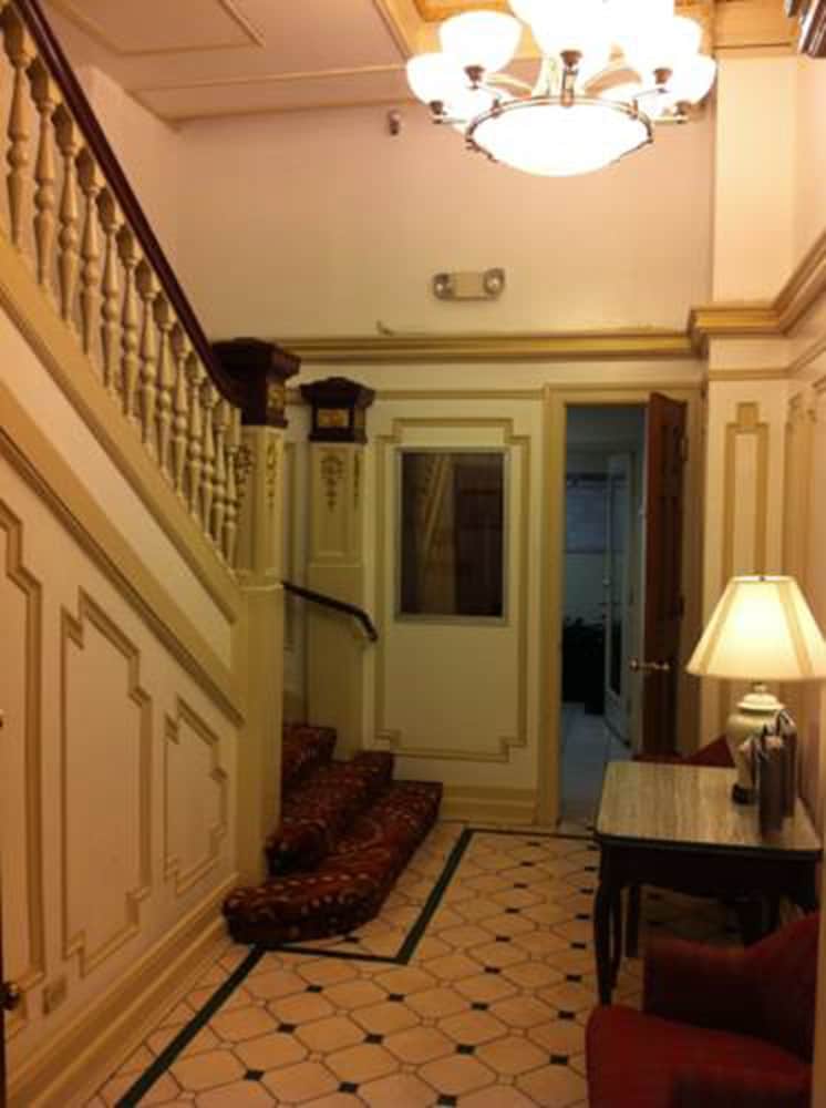 Union Square Plaza Hotel 12/77