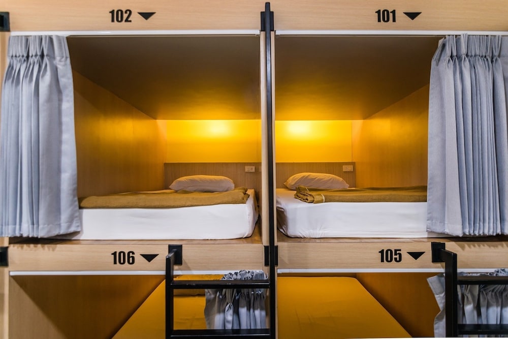 18 Coins Budget Hotel 19/67