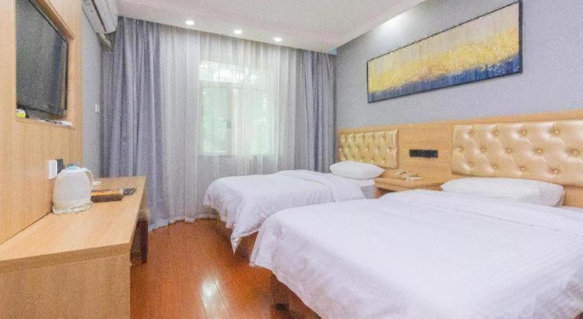 GreenTree Inn Chongqing Longhu Times Tianjie Xietaizi Subway Station Hotel 15/50