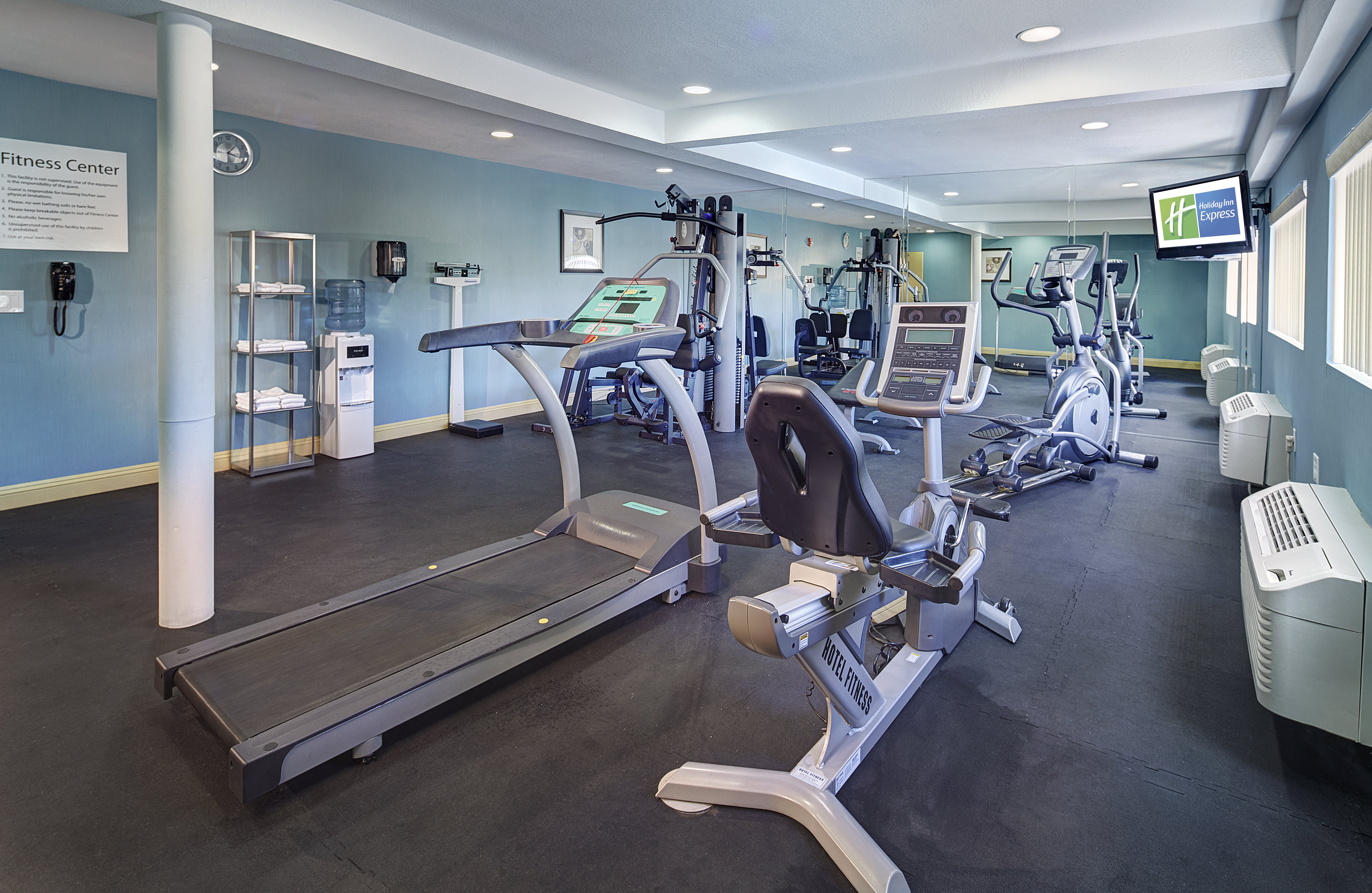 Holiday Inn Express San Diego South National City 45/73