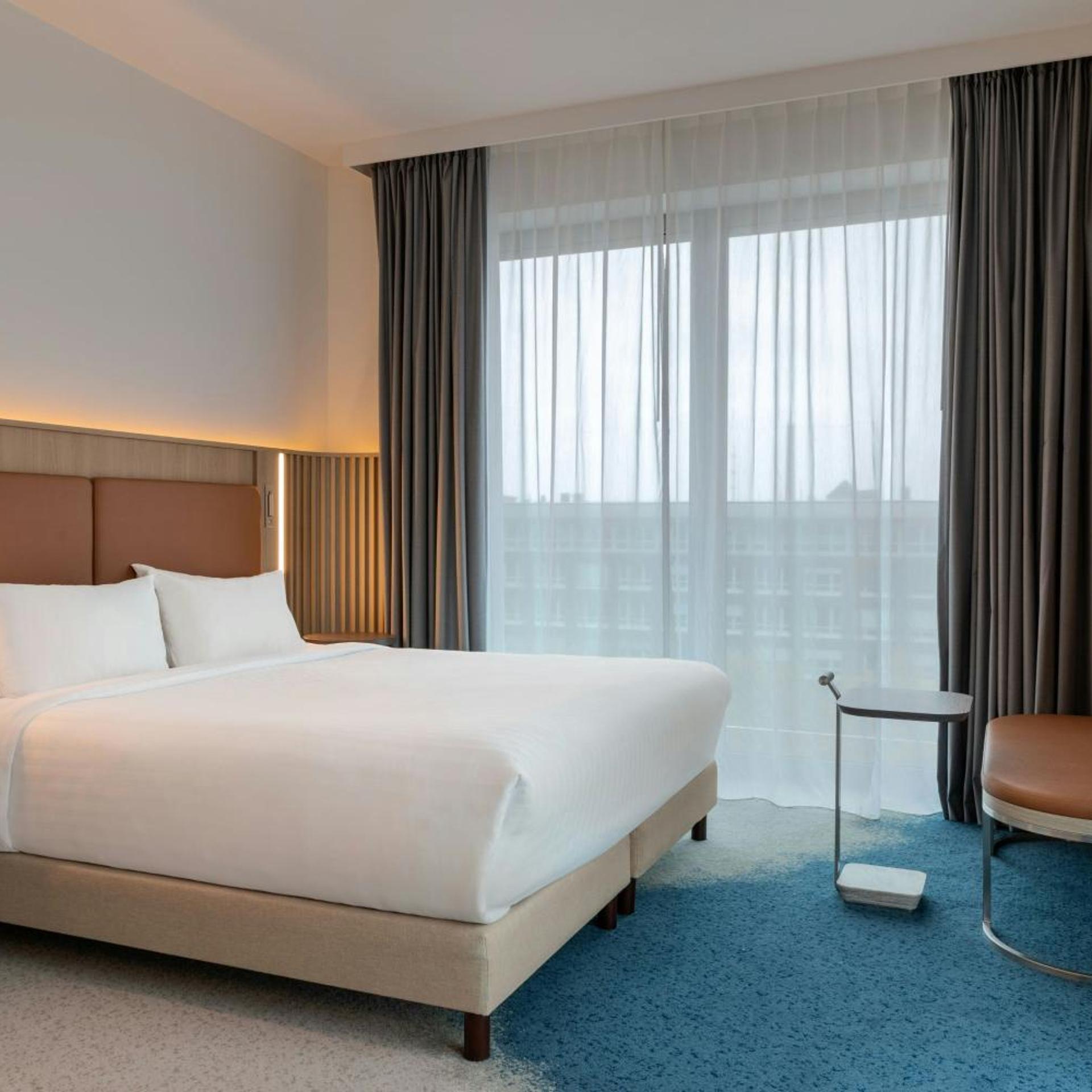 Business, Guest Room, King Bed, Conference Building
